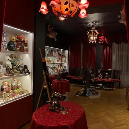 Villa Fuer Praesentationen Und Events, Eine Nacht Im Puppenmuseum Erleben Bad Voeslau