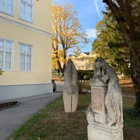 Lejlighed Villa Fuer Praesentationen Und Events, Eine Nacht Im Puppenmuseum Erleben