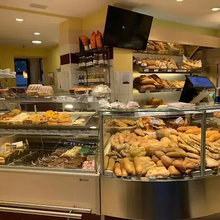 Villa Fuer Praesentationen Und Events, Eine Nacht Im Puppenmuseum Erleben Lejlighed Bad Voeslau