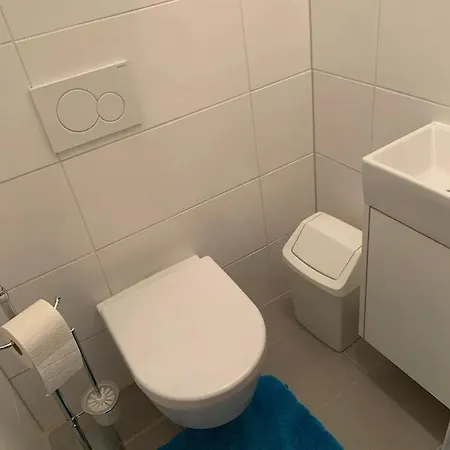 Villa Fuer Praesentationen Und Events, Eine Nacht Im Puppenmuseum Erleben Lejlighed Bad Voeslau